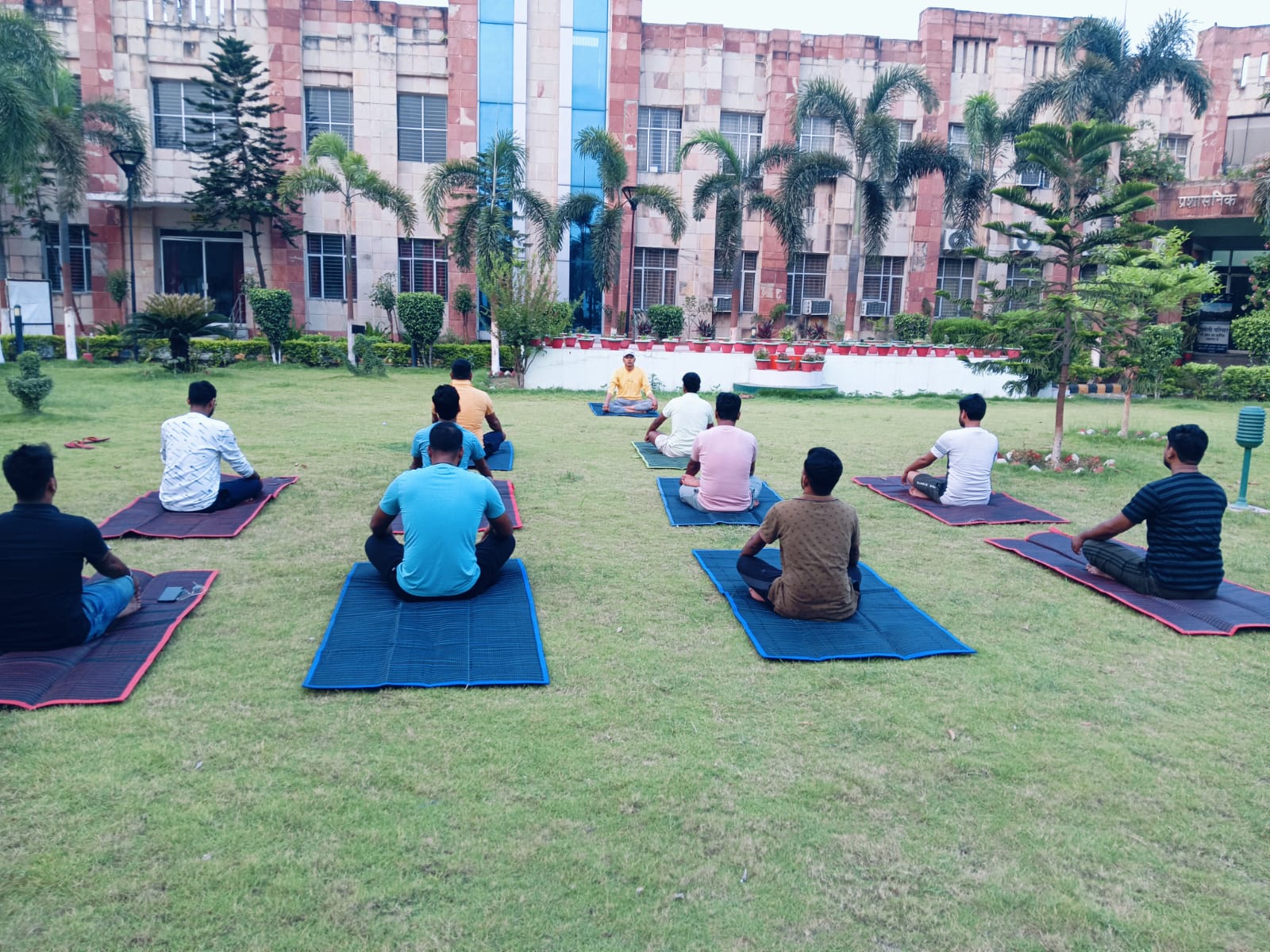 Yoga Classes in Patna, Best Yoga Classes in Patna, Yoga Therapy in Patna,Acupressure Therapy in patna